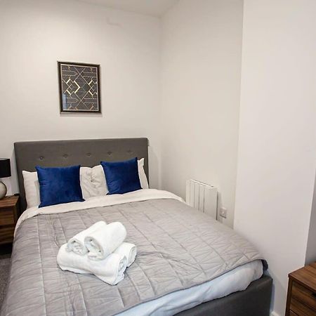 Lovely Open Plan 1 Bedroom Apartment In بولتون المظهر الخارجي الصورة