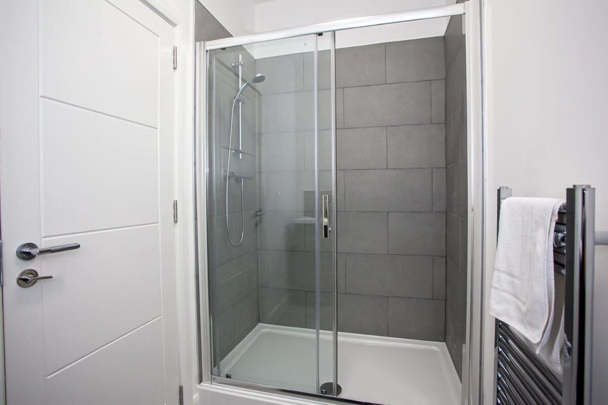 Lovely Open Plan 1 Bedroom Apartment In بولتون المظهر الخارجي الصورة
